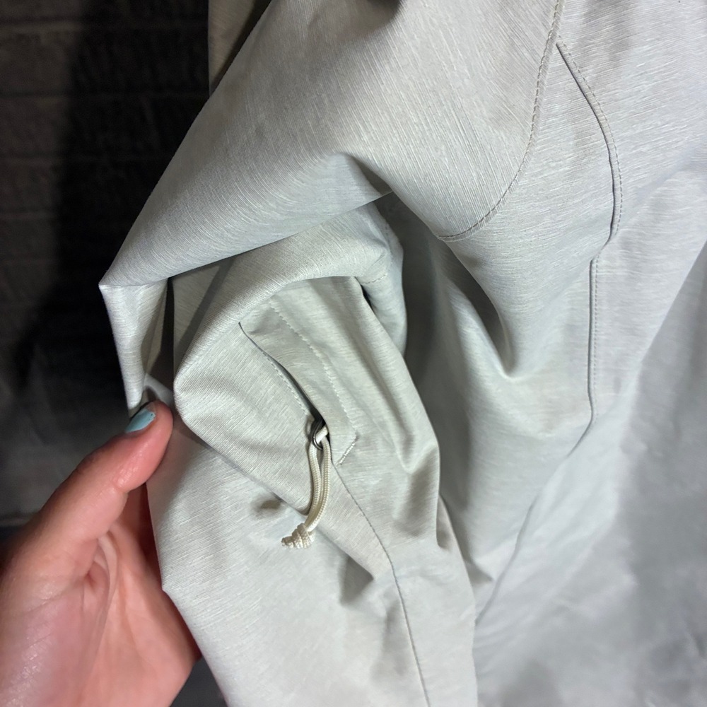 The North Face DryVent Rain Jacket Womens XL Gray Hooded Full Zip Shell Coat - Picture 5 of 7